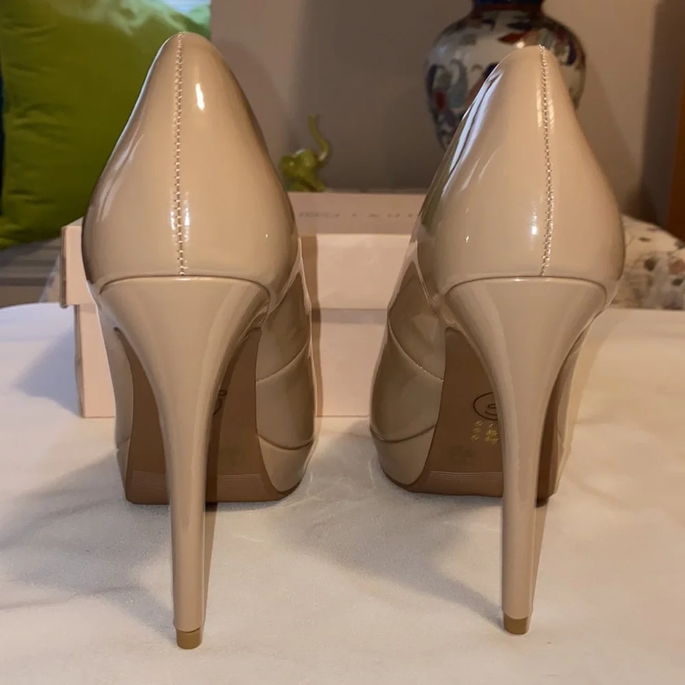 Nude Peep Toe Pumps Sz 8 by Chinese Laundry New in Box - Picture 4 of 11
